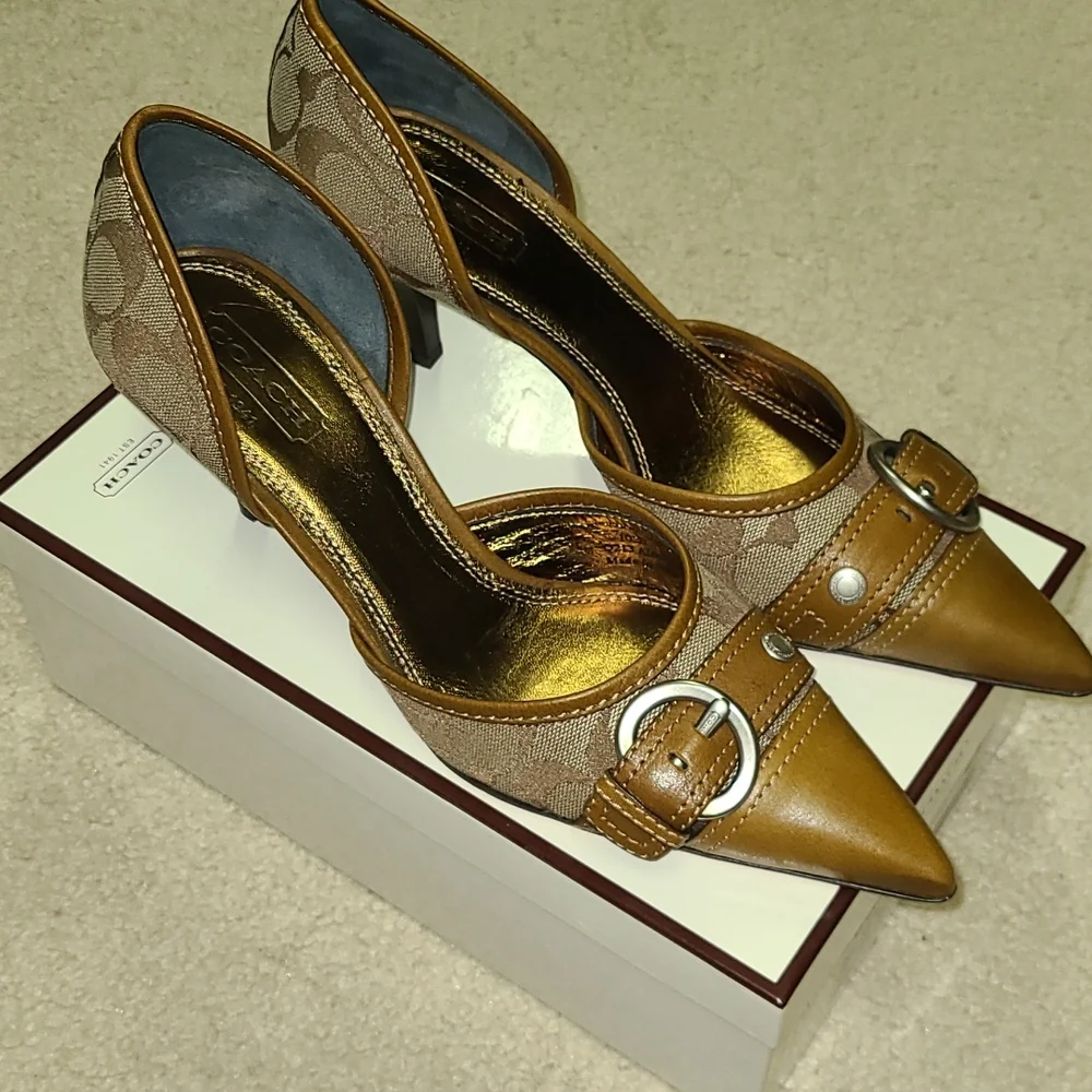 🆕️ *RARE* Coach Alecksa Sig Heels Size 10 - Picture 2 of 7